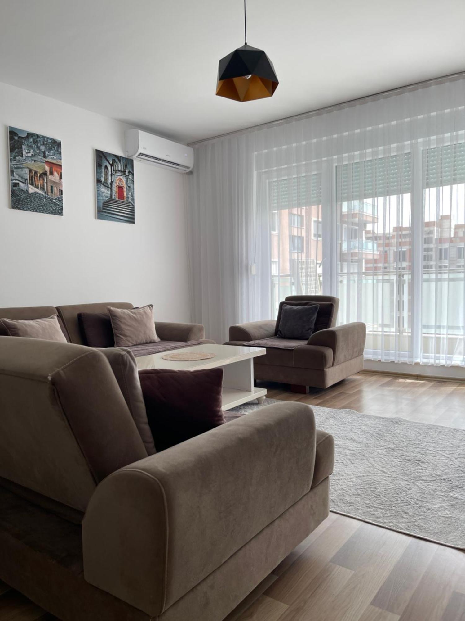 Entire Apartment - Near The Center Pristina Extérieur photo
