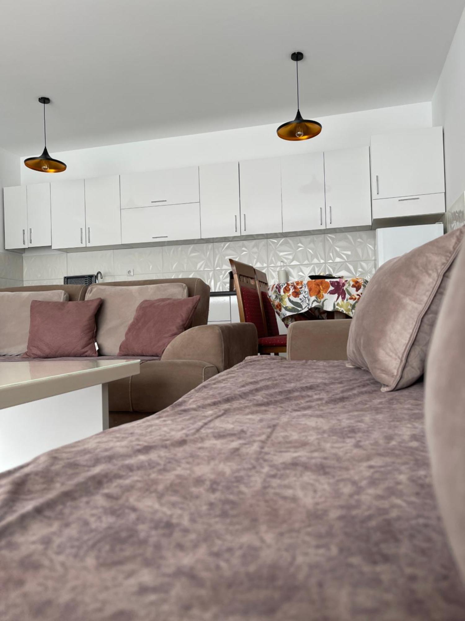 Entire Apartment - Near The Center Pristina Extérieur photo