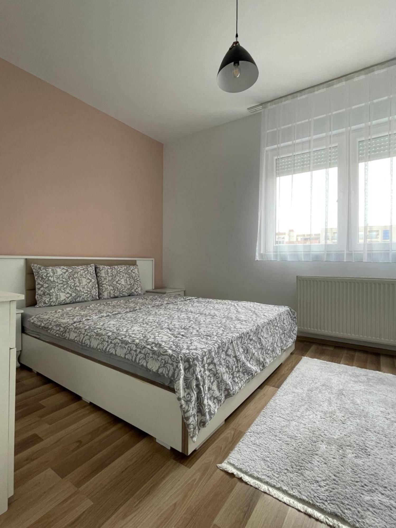 Entire Apartment - Near The Center Pristina Extérieur photo